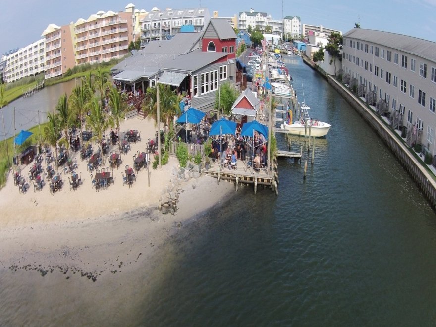 Macky's Bayside Bar & Grill