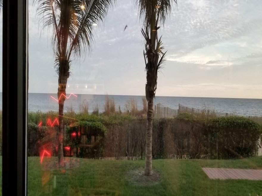 Schooner's Oceanfront Bar & Lounge